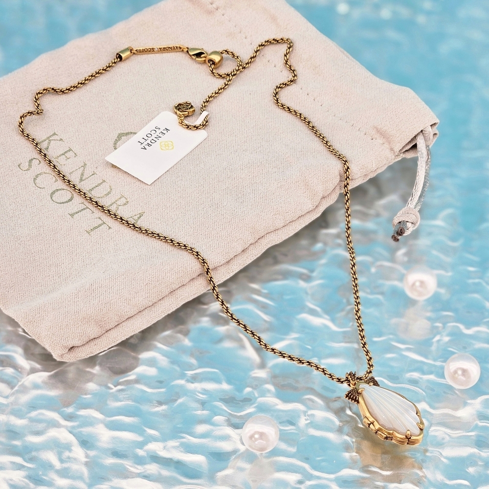 Kendra Scott Necklace Alexa Shell Locket Ivory Mother of Pearl Vintage Gold